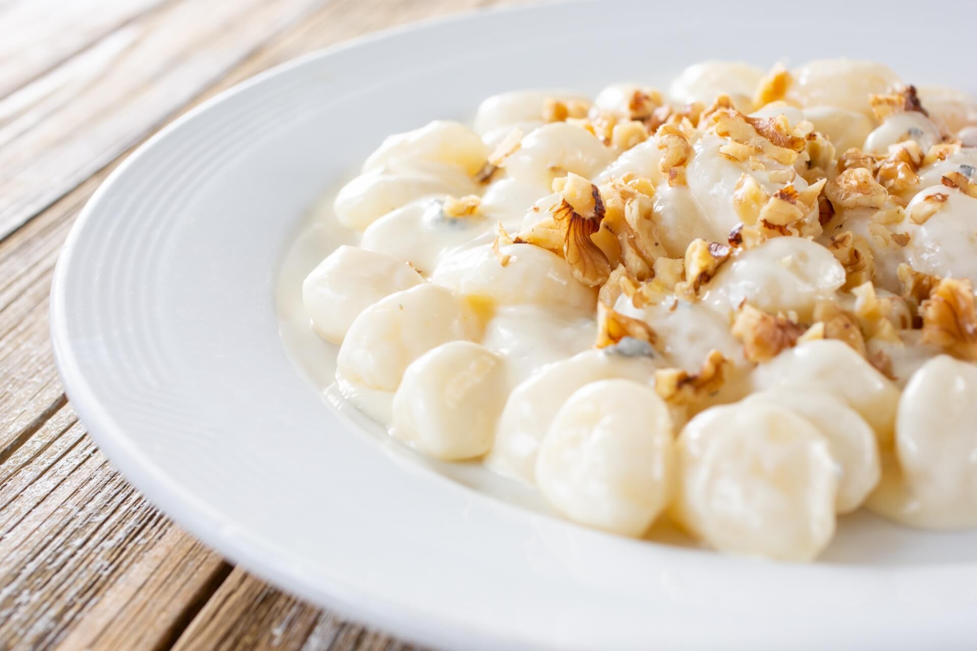 ricetta degli gnocchi al gorgonzola, noci e pancetta Menatti